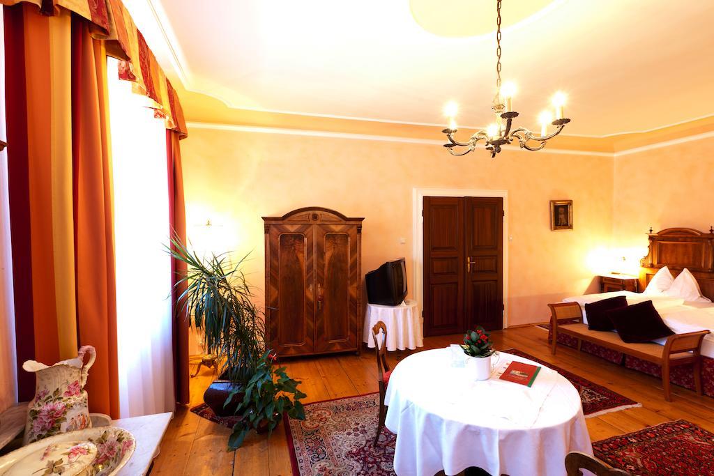 Gasthof Braeuer - Familie Eibensteiner Weißkirchen in Steiermark Esterno foto