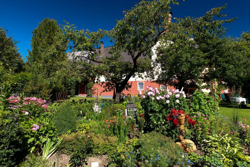 Gasthof Braeuer - Familie Eibensteiner Weißkirchen in Steiermark Esterno foto