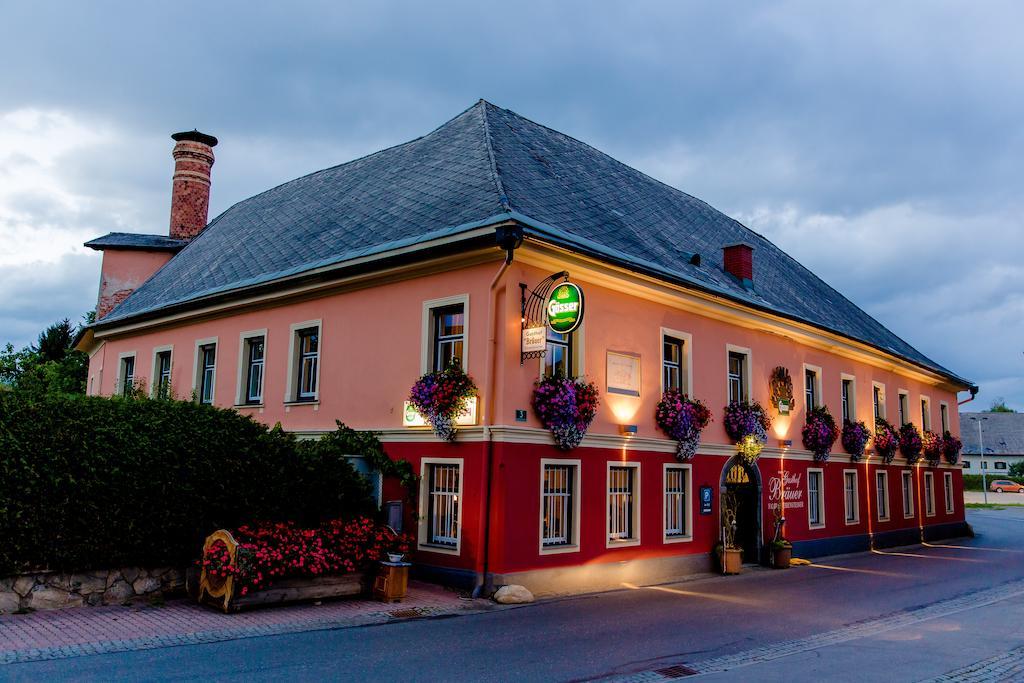 Gasthof Braeuer - Familie Eibensteiner Weißkirchen in Steiermark Esterno foto